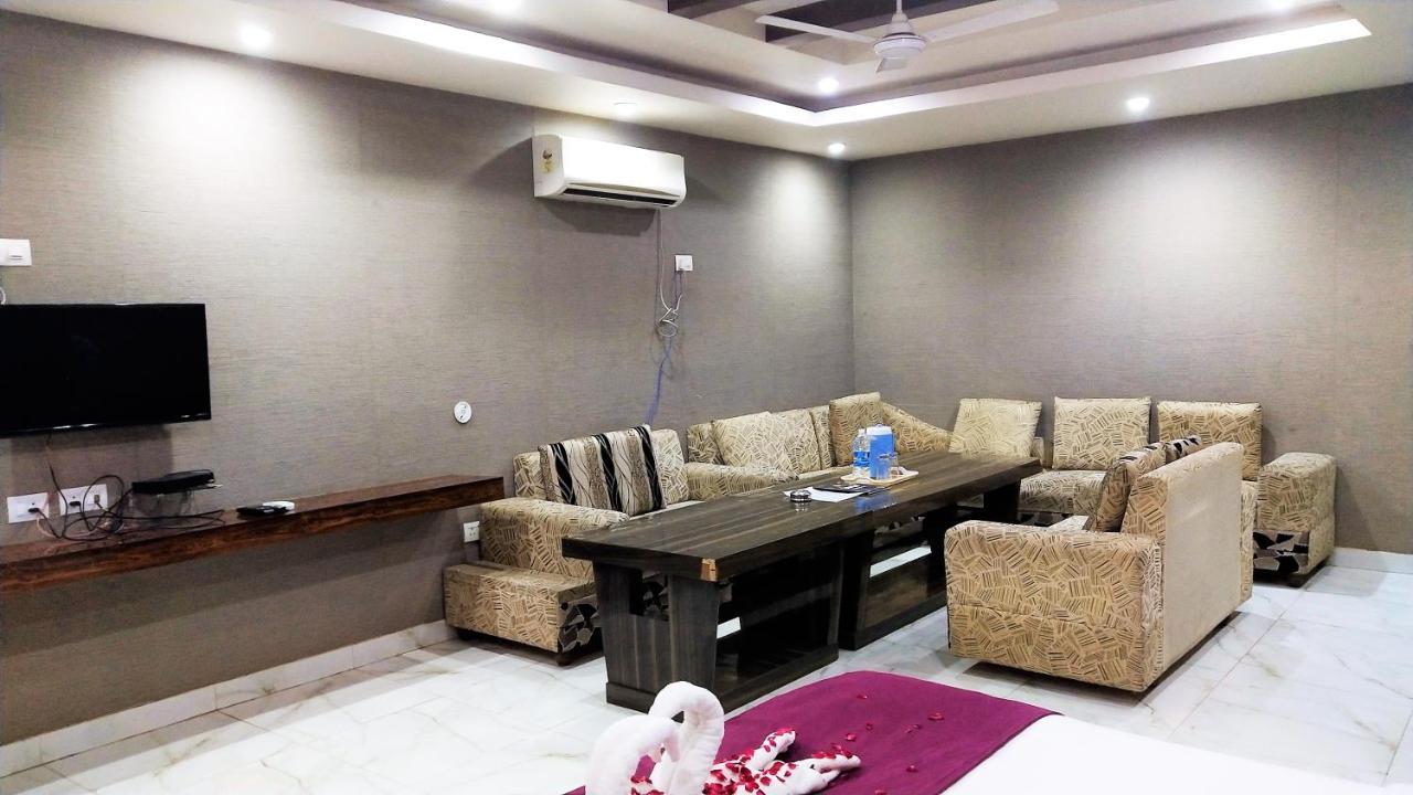 Syona Residency Lucknow Exterior foto